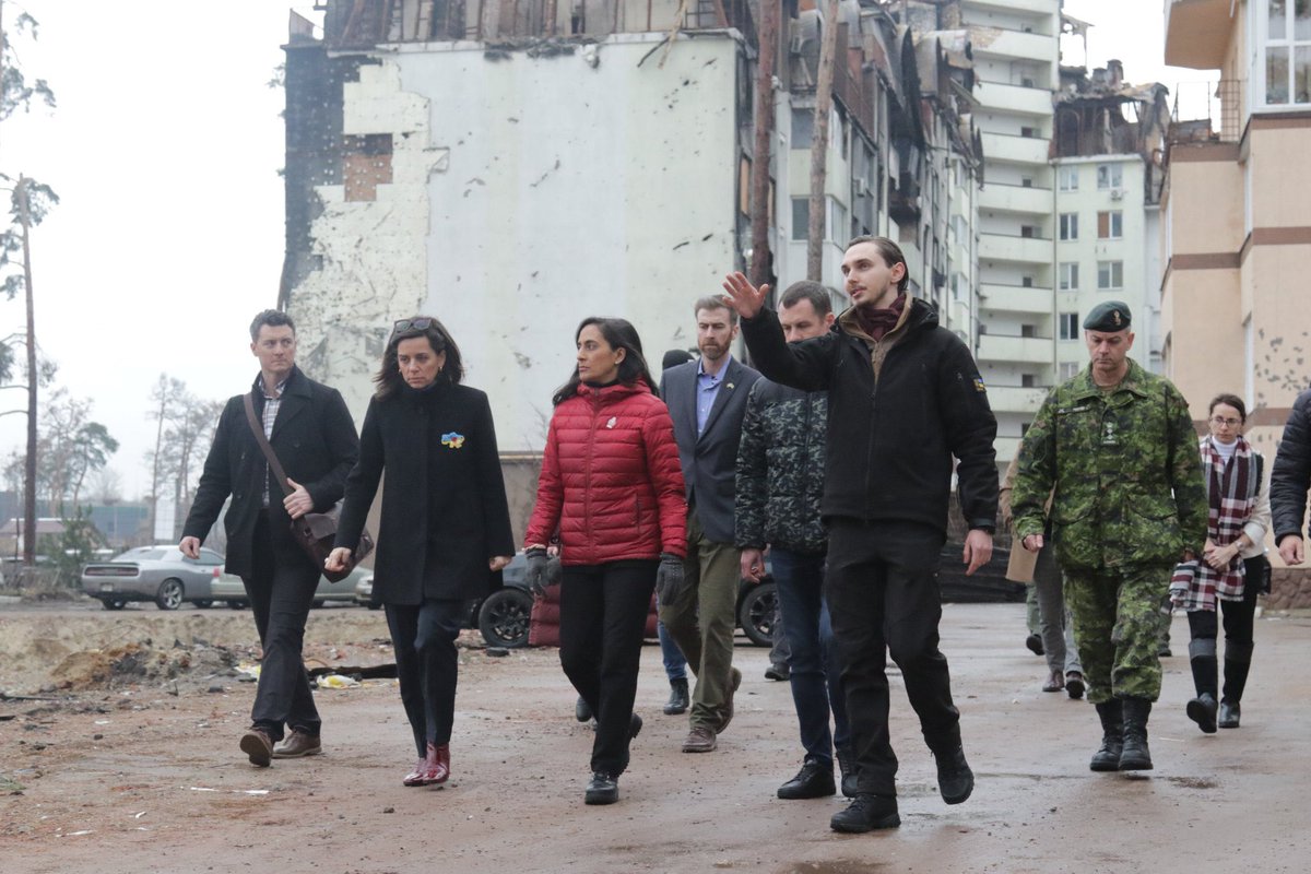 AnitaAnandMP's tweet photo. Today marks one year since Russia illegally attacked Ukraine. At every step, Russia has been proven wrong. Kyiv did not fall. Ukraine did not freeze in the dark. NATO did not fracture. We will continue to stand with Ukraine for as long as it takes. 

Slava Ukraini! 🇨🇦🇺🇦 https://t.co/v31wHEWQ0j