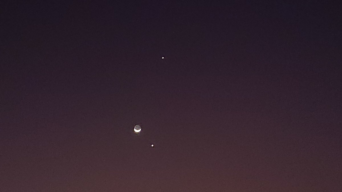 aaravindhan49's tweet photo. #Jupiter #moon #venus https://t.co/L3pusCAsg4