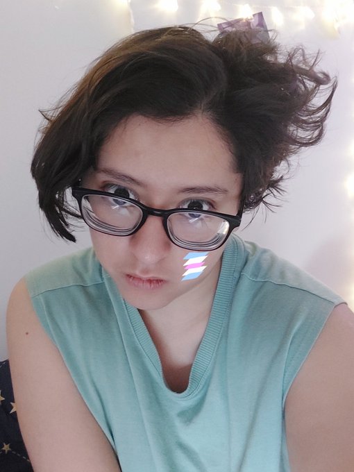 Lo m&aacute;s dif&iacute;cil de ser ni&ntilde;es es crecer en un mundo donde les adultes no dejan decidir sobre une misme Respeten<a href="/tag/transrightsarehumanrights"class="tags"><span>#transrightsarehumanrights</span></a>