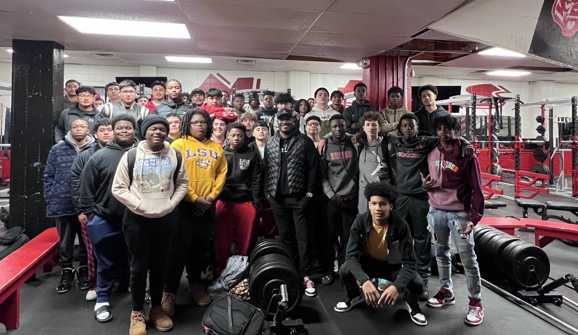 TonyTooRaw70's tweet photo. Blessed to hear some wise words from New Orleans saints WR coach Kodi Burns. Thank you for coming today!!! @KodiBurns @bijou_warren11  @KamareusShep03 https://t.co/sR61ngqc3f