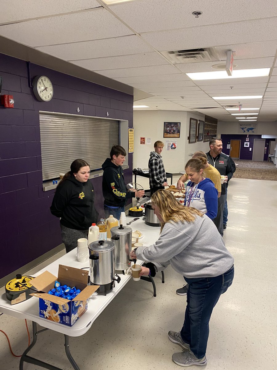 MrZweep's tweet photo. Celebrating CTE month! SkillsUSA and FBLA came together to serve biscuits and gravy, cinnamon rolls, fruit and coffee to say THANK YOU for supporting CTE and CTSO’s #skillsusa #lps_skillsusa #skillsusanebraska #fbla #pride_purple #cementcity #lpslions #iloveps #nelovesps #cte https://t.co/AHrYa1sABp