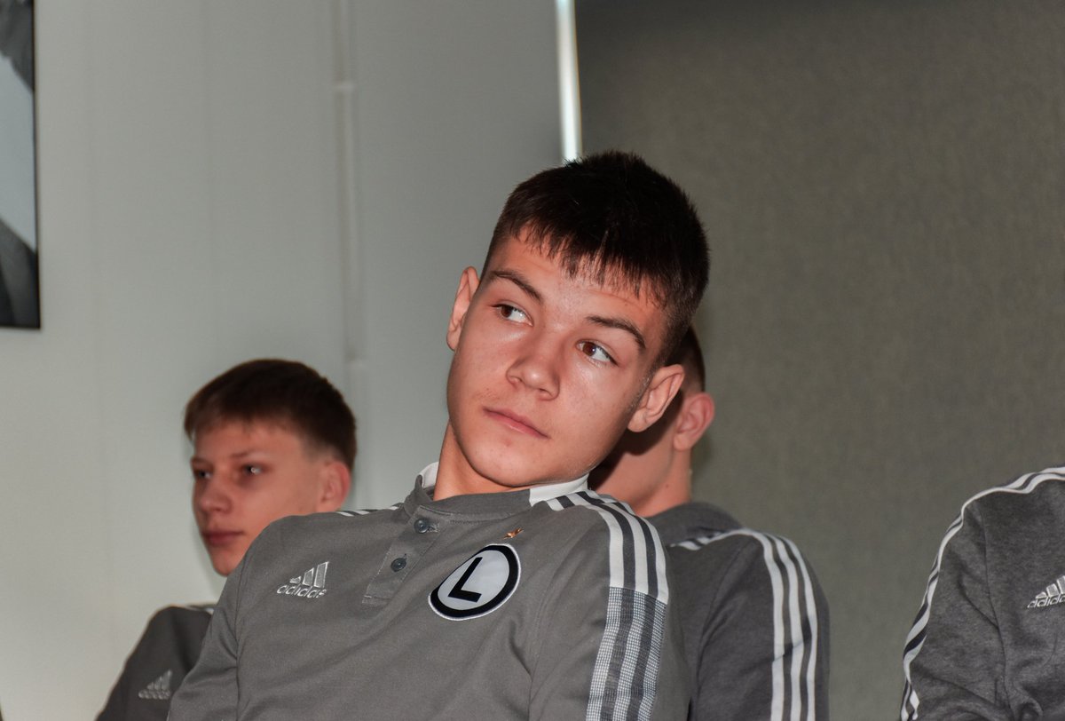 Akademia_Legii's tweet photo. 👨‍🏫 Chłopcy z drużyny #U15 spotkali się z @olawizor - ekspertem od social mediów - w ramach Programu "Akademia Pełna Kultury".

Więcej ⬇️

https://t.co/NNzi4vzIww

📸 @kuba_wydra https://t.co/myzmtsUXqr