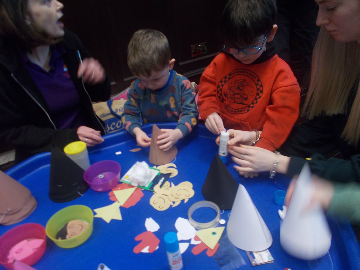 SYPrimary's tweet photo. Bha tòrr spòrs aig an Sgoil Àraich againn an-diugh nuair a chaidh iad gu seisean ‘Thig a Chluich’ airson Seachdainn na Gàidhlig! Our nursery had so much fun had the Thig a Chluich session for Seachdainn na Gàidhlig! @sngaidhlig #SeachdainNaGaidhlig #gàidhlig #thigachluich #FtMG https://t.co/TDrtMchohS