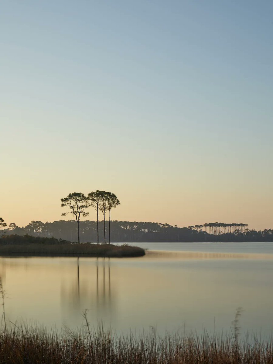 Beautiful shot of early morning Western Lake