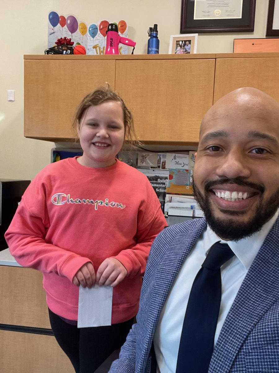 Julianna was so excited and proud to share the spotlight with Mr. Dickerson on the morning announcements the other day. Way to go, Julianna! Keep up the great work and keep being you!🌟📢🐊 @coconnorUMASD @gulphedugator @cwhoyUMASD @UpperMerionSD