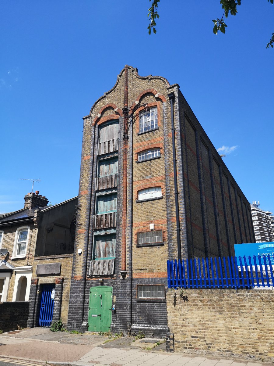 NewhamLondon's tweet photo. We want to bring three vacant heritage buildings under council ownership back into operational use.

We are seeking Expressions of Interest from organisations that would like to work with us on the refurbishment of these buildings, helping us bring them back into productive use.. https://t.co/4phOrxSMo5