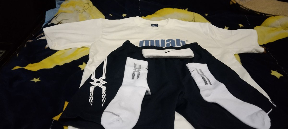 smallJojo tweet media