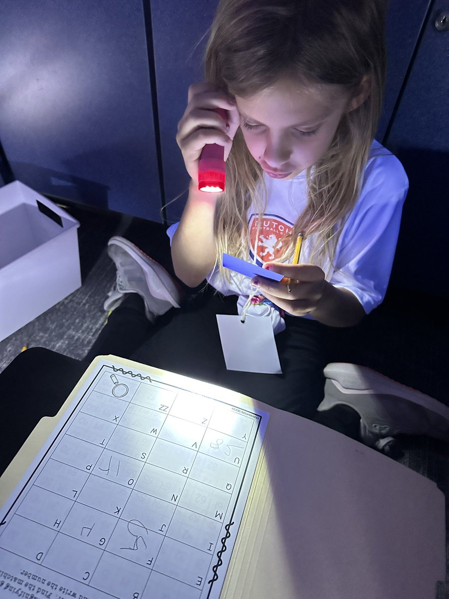 Ashley Vinz tweet media