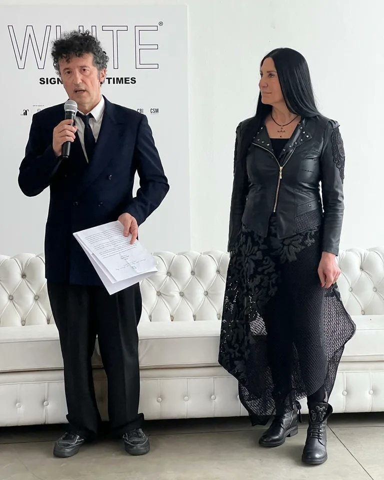 LaraMagoni's tweet photo. Nel cuore di #Milano, avvolta dalla magia e dal fascino della #FashionWeek, per la cerimonia inaugurale di #WhiteShow: vetrina di fama mondiale della moda contemporary, tradeshow di riferimento per il #Womenswear internazionale nel Tortona Fashion District 👗 https://t.co/1ggDEPe5It