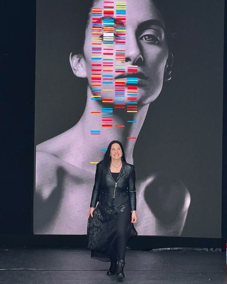 LaraMagoni's tweet photo. Nel cuore di #Milano, avvolta dalla magia e dal fascino della #FashionWeek, per la cerimonia inaugurale di #WhiteShow: vetrina di fama mondiale della moda contemporary, tradeshow di riferimento per il #Womenswear internazionale nel Tortona Fashion District 👗 https://t.co/1ggDEPe5It