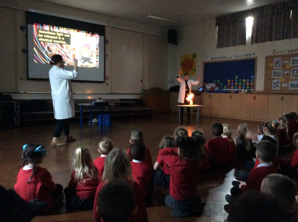 MrsRPye's tweet photo. Class 2 had  an exciting morning learning about light with Wingfield Academy @RedscopeSchool https://t.co/0jicB1Fjiu