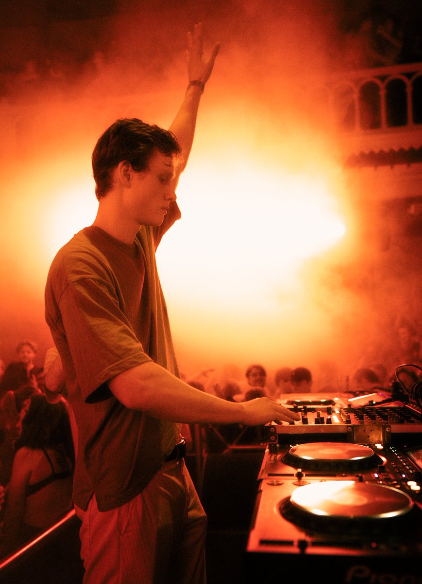 I can't describe how much I'm enjoying my journey as an artist! Moments like this (last weekend at Paradiso) just make you forget every bad thing that ever happened.

I'm keen to keep developing myself and I can't wait to experience the rest of this already insane 2023