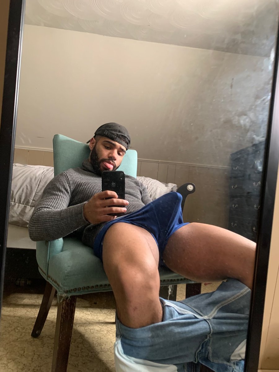 StooltopAxel's tweet photo. Does my gym turn on your workout? 🥵 #fitness https://t.co/pJSYpfeVFB