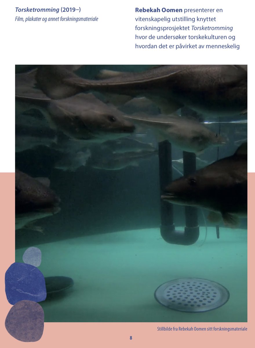 Overlooking the main exhibition is another with audio/video stories about the research we’re doing on cod ecology, reproduction, evolution, and, of course, music. 

Some videos are <a href="/Havforskningen/">Havforskningsinstituttet</a>’s YouTube channel: hi.no/en/hi/news/202… 

Come say hi to me &amp; <a href="/Susannamarine/">Susanna H. Thorbjørnsen</a>! 3/