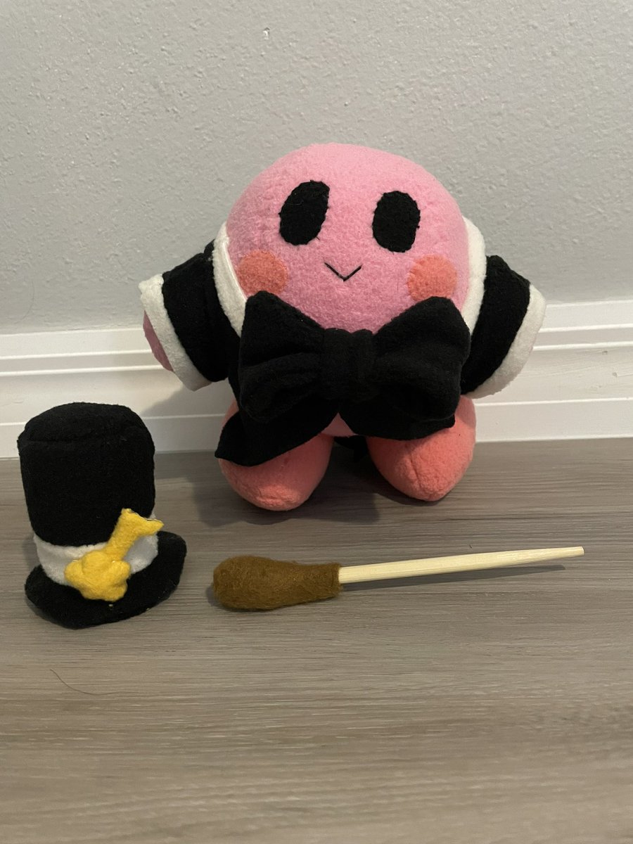 HeirOfBawk's tweet photo. Celebrating the new RTDLDX by creating a Kirby plush! This Kirby is based on the 25th anniversary orchestra and has found a new home with my roommate. The baton and hat are magnetic so they can be removed!
#kirby #RTDLDX #plushie #KirbyReturnToDreamlandDeluxe https://t.co/SkDuJMUTry