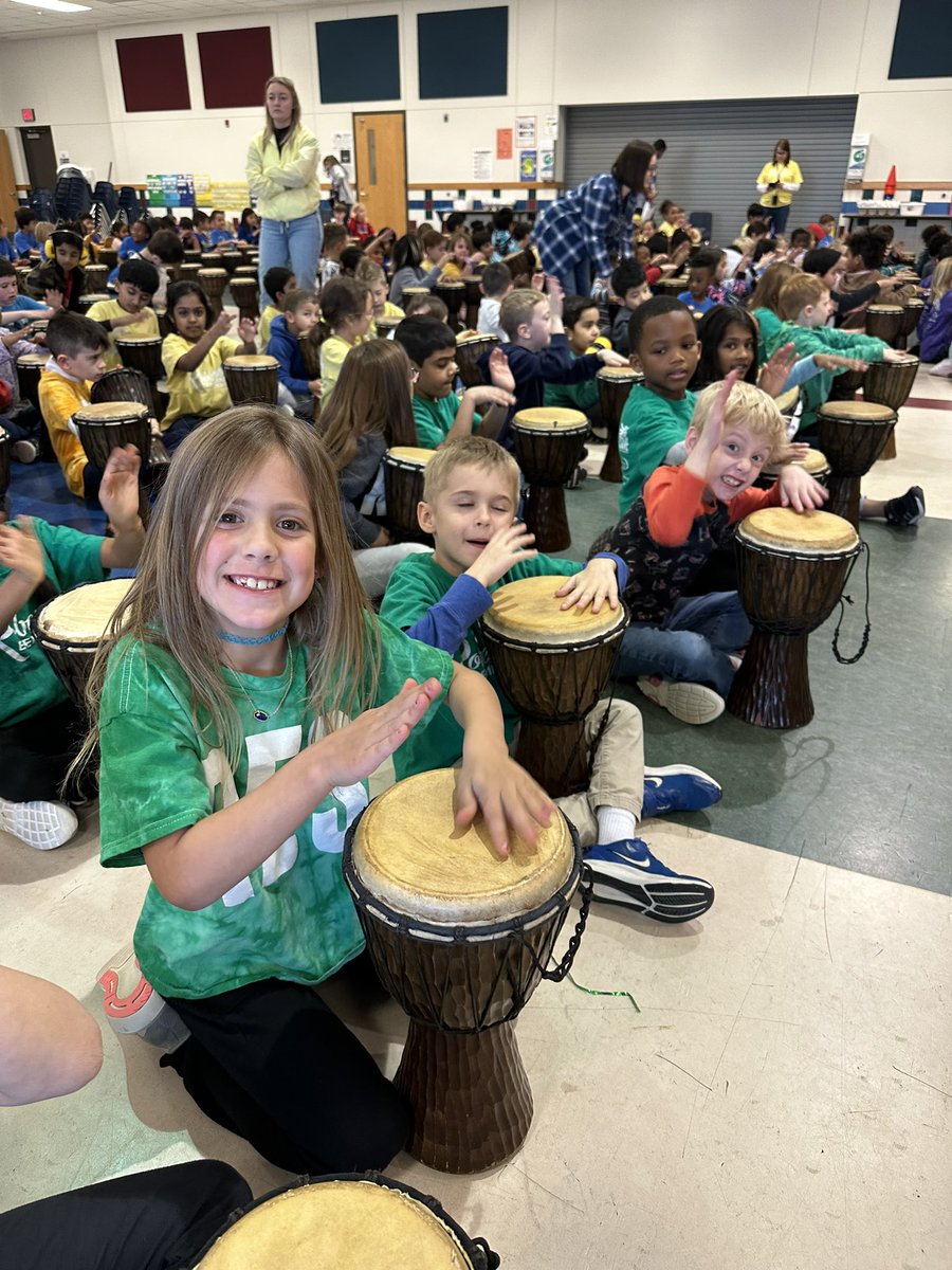 Ashley Vinz tweet media