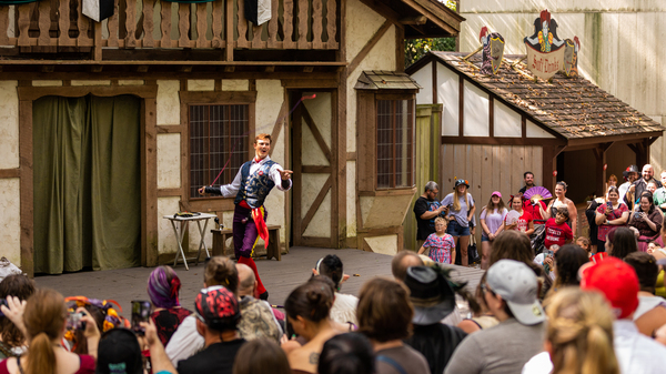 codingcoding3's tweet image. Why I'm running away to join the circus (really) Why I'm running away to join the circus (really) ift.tt/wbKnu7g 

Circus performance transcends age, socioeconomic status, even language. You can go anywhere in the world and entertain anyone. An…