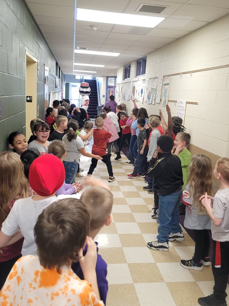Mr. Redlegs came to visit Wildwood today! The kids were ecstatic! Some of the 2nd graders claimed they were never washing their hand again because it touched a celebrity.  #MiddieRising #WildwoodTweets