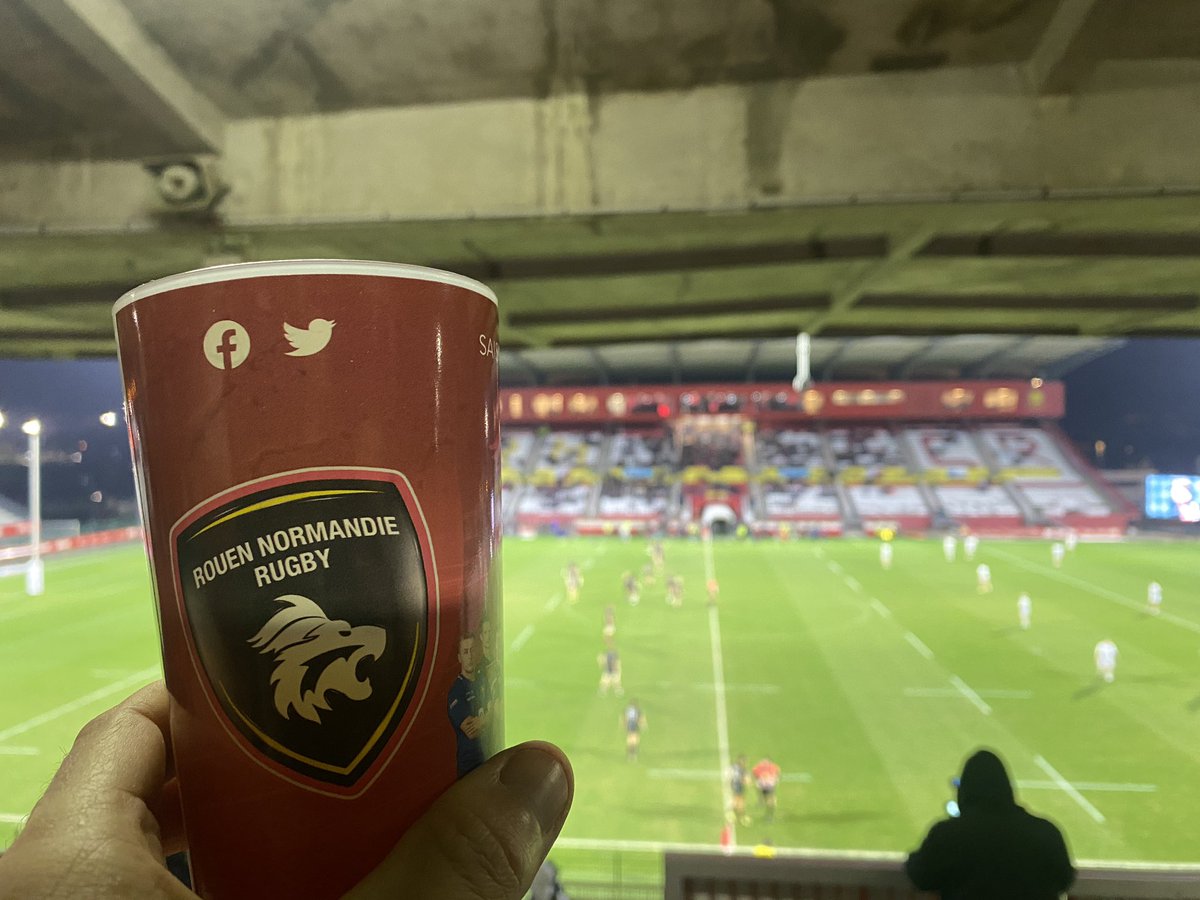 #biere + #rugby + <a href="/RouenNdieRugby/">Rouen Normandie Rugby</a> = bon début de #we 👍
