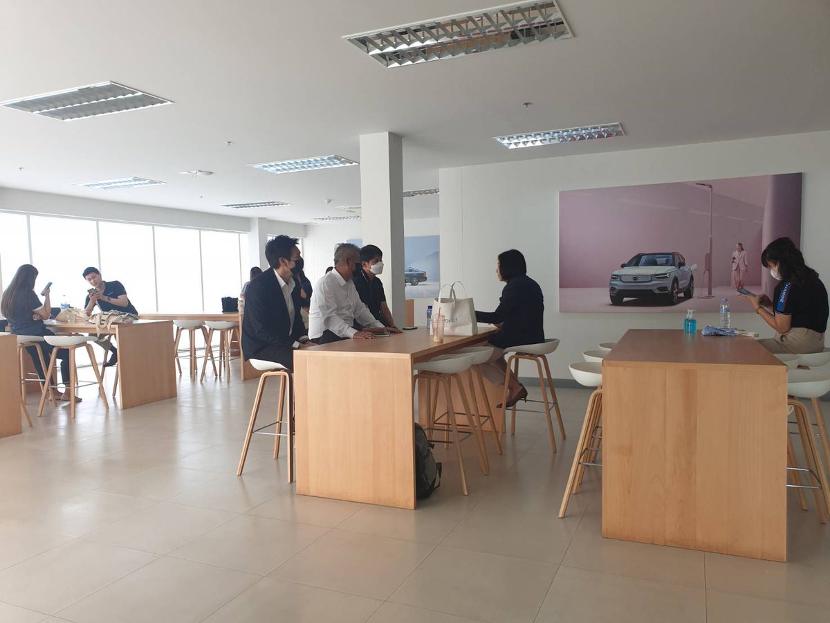 VOLVOBangkok's tweet photo. Last Thursday, we have product training at Volvo Cars Thailand Central Distribution &amp; Training Centre on Bangna-Trad Road. https://t.co/sO1ziS0Bit
