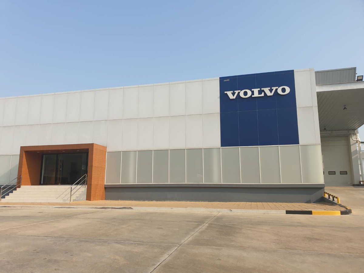 VOLVOBangkok's tweet photo. Last Thursday, we have product training at Volvo Cars Thailand Central Distribution &amp; Training Centre on Bangna-Trad Road. https://t.co/sO1ziS0Bit
