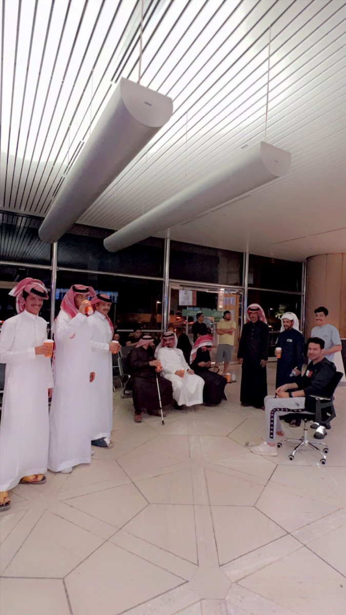 garwan2's tweet photo. من مطار الرياض إلى ألمانيا، رحله علاجيه رابعه في الخارج بعد تعذر العلاج، لازال السرطان ينتشر ولازال الأمل بالله كبير،وبإذن الله أرجع متعافي وهذا أملِ بالله،قد تطول المعاناه ولكن مايضيع الأمل،وماهي الحياه بدون أمل؟
١٤ عام وانا مريض سرطان وعايش على أمل الشفاء ولازال أملٍ بالله كبير https://t.co/0Kyjk66ohl