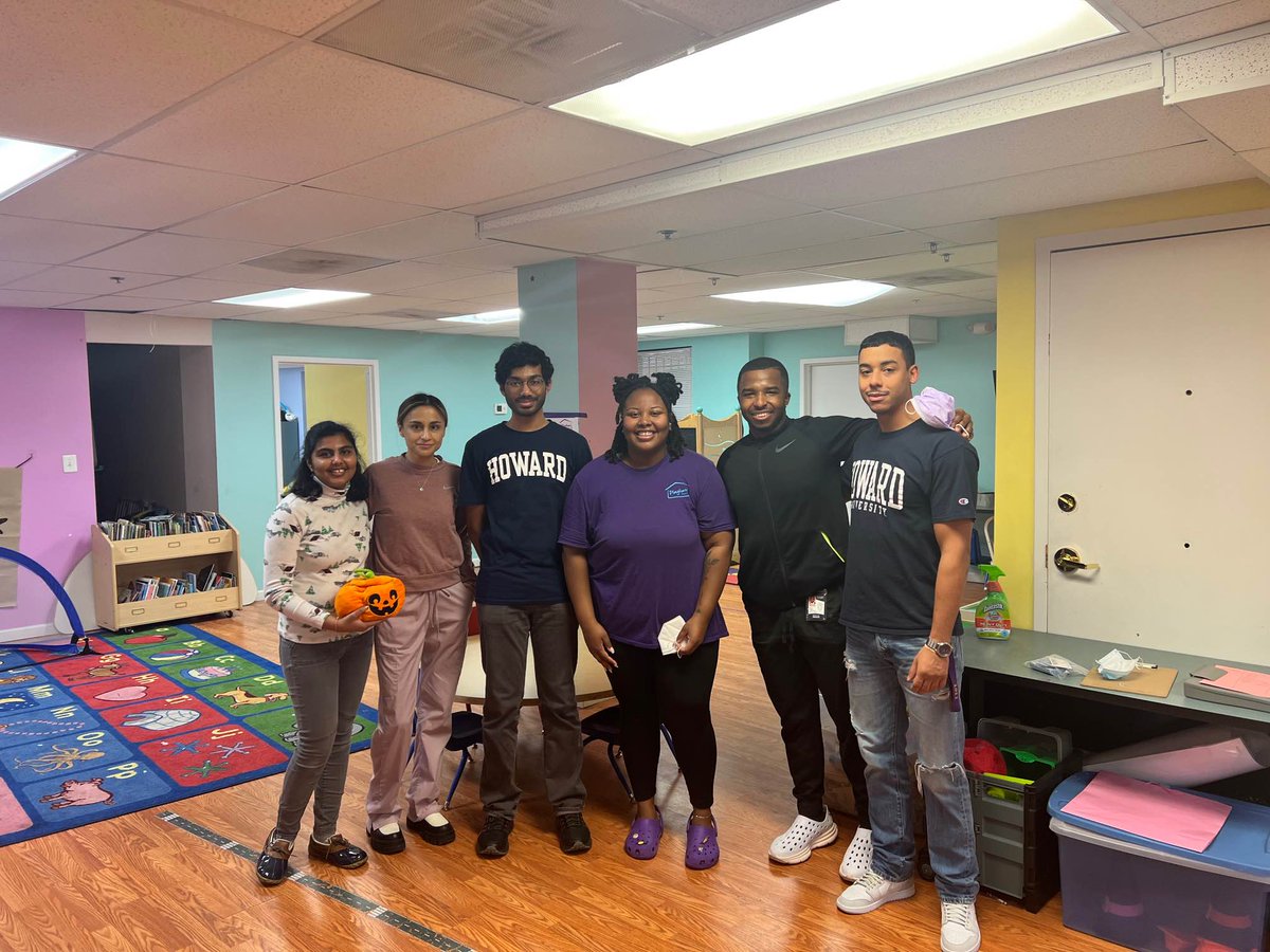 ProjectPlaytime's tweet photo. Thank you, volunteers! Volunteers can help out in many ways. This group from @HowardU College of Medicine was a huge help in cleaning up the Playroom at one of our sites. We know the children and families appreciate their work!
More info: https://t.co/wIKKIyCRbD #playtimeproject https://t.co/7mMg6BkXob