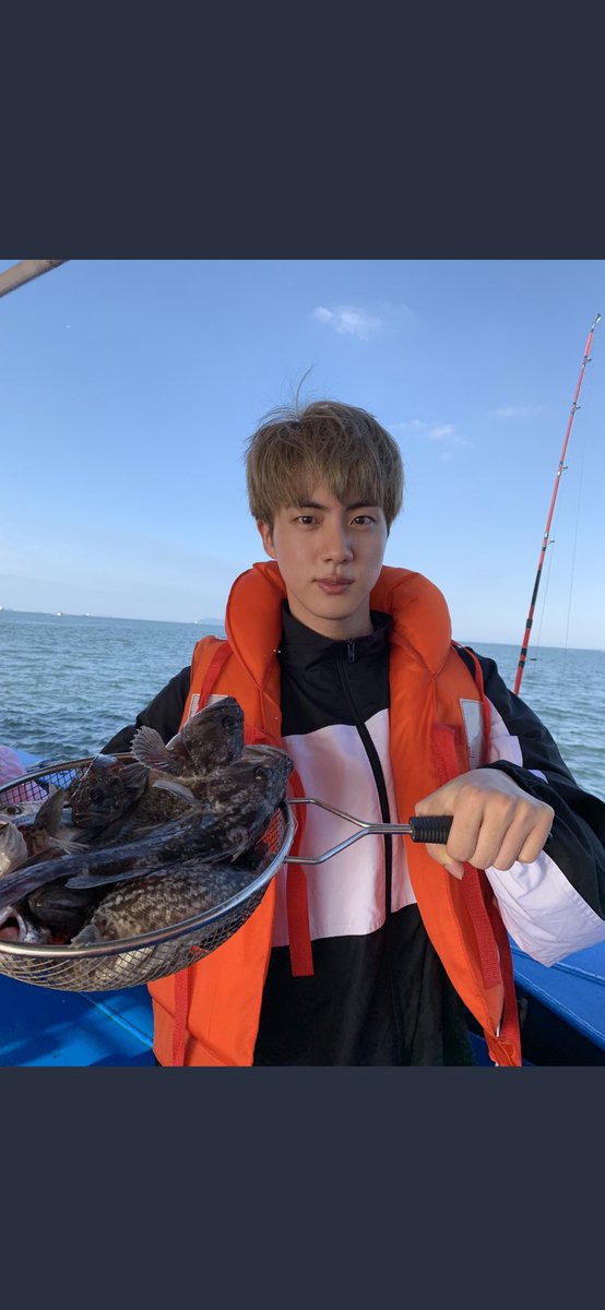 AwakeLovemyself's tweet photo. 真の釣り師🐟✨
また釣りする姿見せてね💜
#素敵なジンくん集め隊
#BTSJIN
#D473
#WeLoveYouJin https://t.co/0hoODeNjB0