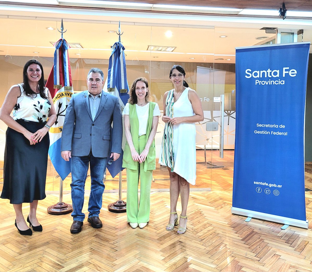 ➡️ Recibimos en la <a href="/CasadeSantaFe/">CasadeSantaFe</a> junto a  <a href="/JulietaDeSanFe/">Julieta De San Félix</a>, al director de IPEC Gabriel Frontons, al representante adjunto del PNUD Argentina, Valentín González León y a la supervisora de políticas para la recuperación Gabriela Catterberg.