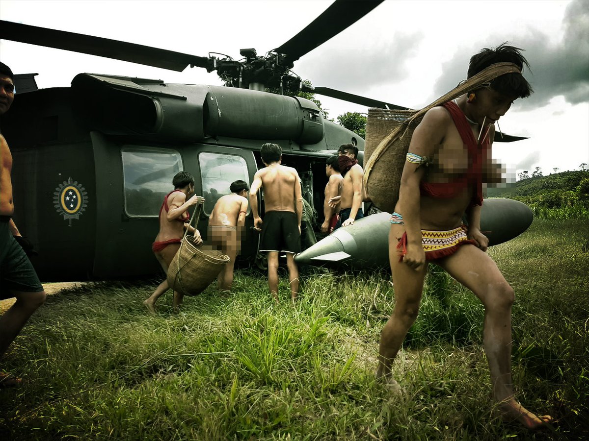 exercitooficial's tweet photo. #OperaçãoSurucucu
Desde 22 de janeiro, o 4º Batalhão de Aviação do Exército, @cma_exercito , emprega aeronaves no transporte aéreo logístico para a Terra Indígena Yanomami, Roraima, cooperando com a operação de ajuda humanitária aos brasileiros indígenas.⬇️ https://t.co/YYwMxEwYYR