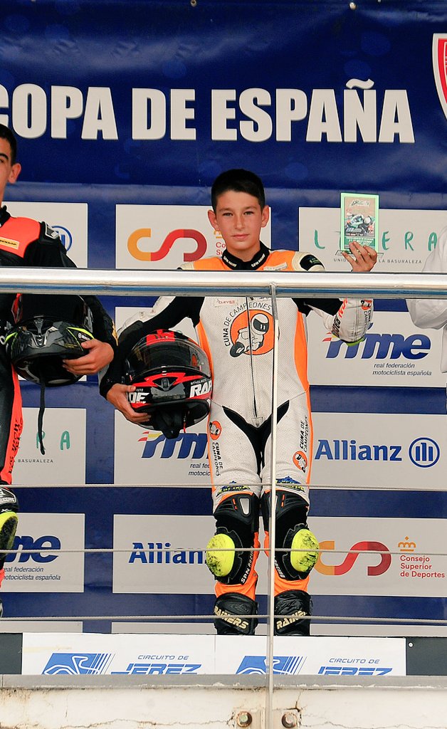 Rt. HOY ES EL DIA MAS TRISTE  DE  MI CARRERA  DEPORTIVA, estoy a un paso de no correr este año por falta de sponsor, con todo el trabajo y triunfos que ha hecho y no puede seguir por el dinero,animamos a empresas a darse a conocer por toda España,beneficios fiscales y ayudarlo