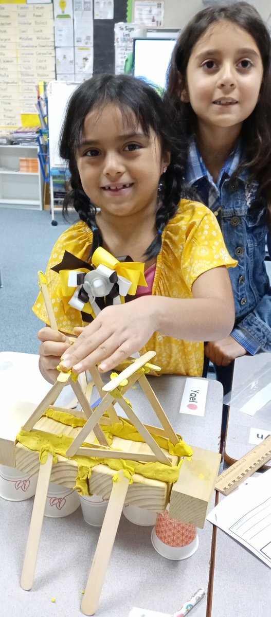 IsauraDiana1's tweet photo. @ReesStars used the engineering design process to build the strongest bridge and then add to their Digital Presentations. 🌟@LoveSciTech #ReesDigiDay @MireyaFromTX @KathyCherryAP @AliefTech @OfficialDLDay #DLDay https://t.co/RzT4bO8K1y