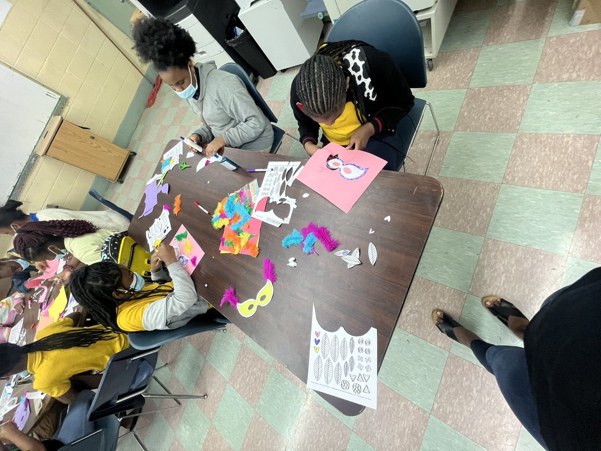 Yesterday, The Rising 100 Committee went to Jefferson County Upper Elementary to decorate Mardi Gras masks with 5th and 6th grade girls! 💚 We want the young ladies to know to never hide nor be afraid, and to be themselves!