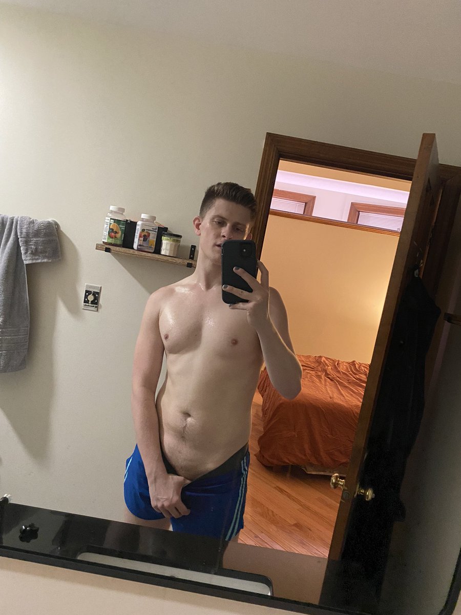 zachcsv's tweet image. This is what I look like btw