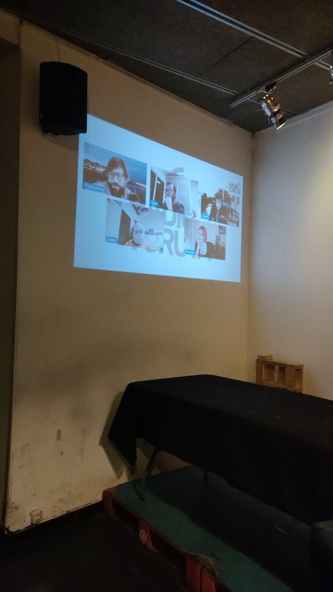 <a href="/Restless__Soul/">Lapoison_</a> <a href="/RadioTuruta/">Ràdio Turuta</a> @Vidalitu <a href="/montsant_/">montsant</a> Peli i manta