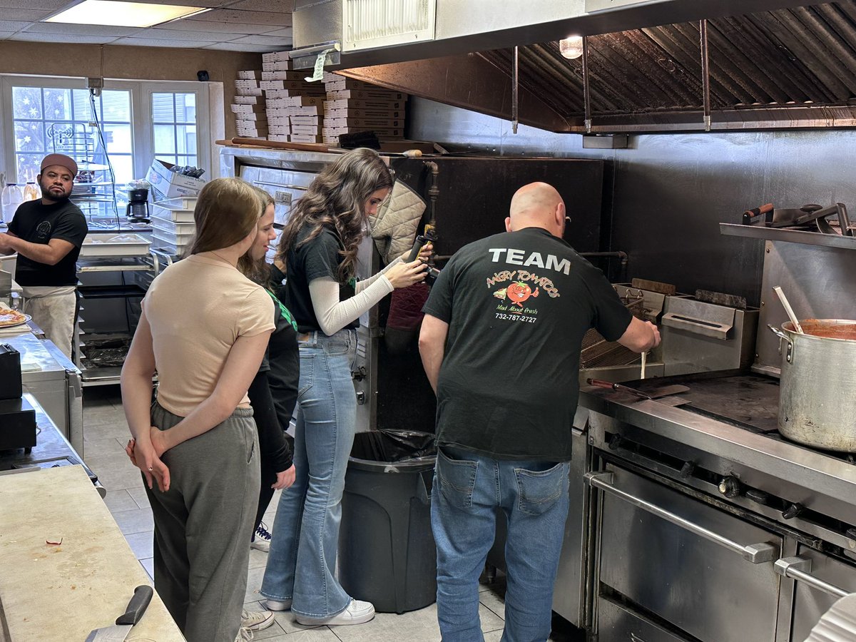 Laura Harak on Twitter "TV4 shoot at Angry Tomatoes Pizza in Keansburg