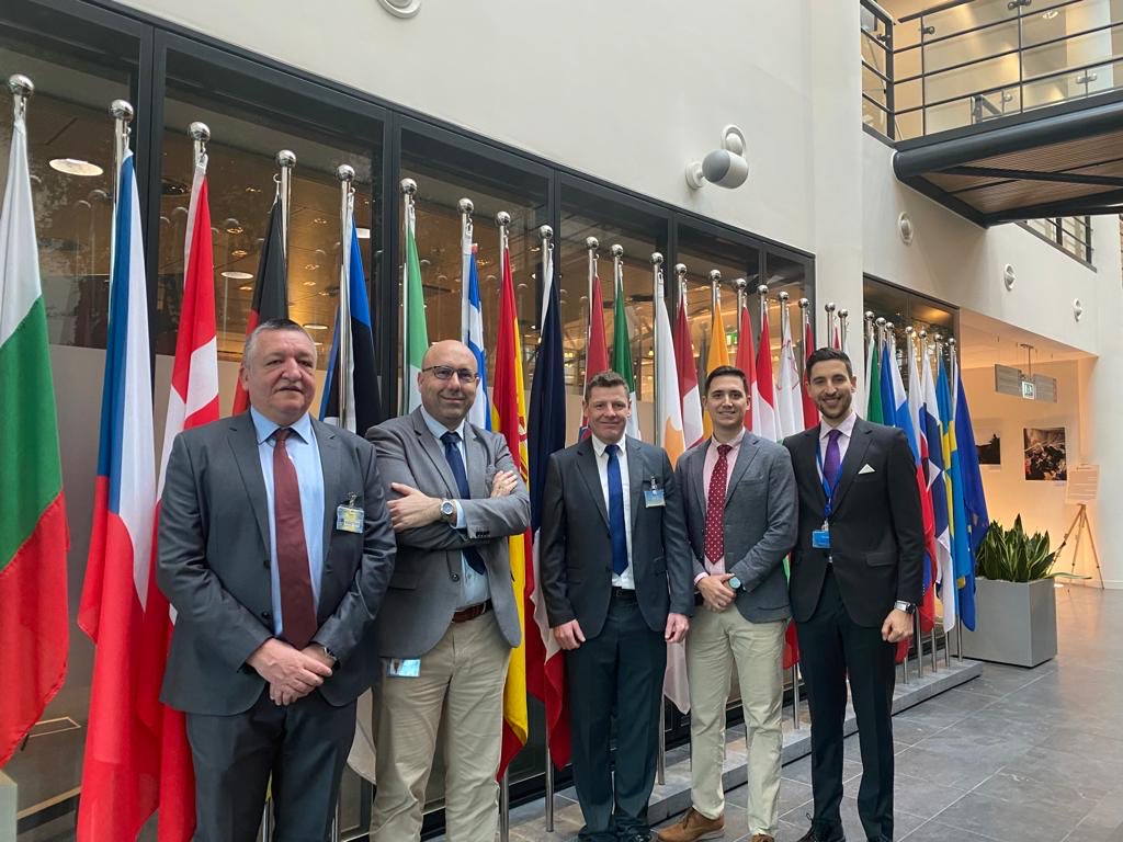 Just a few years ago this picture would been just a dream. Five guys from Guardia Civil representing #Seprona ⁦<a href="/guardiacivil/">Guardia Civil</a>⁩ ⁦<a href="/Europol/">Europol</a>⁩ ⁦<a href="/INTERPOL_EC/">ENVIRONMENTAL CRIME</a>⁩ at the #Empact EnviCrime kick-off meeting. ⁦@Maria2Gamez⁩ you can feel pretty proud!