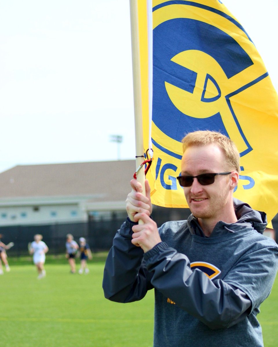 Wave that flag. Go Blugolds #rollgolds