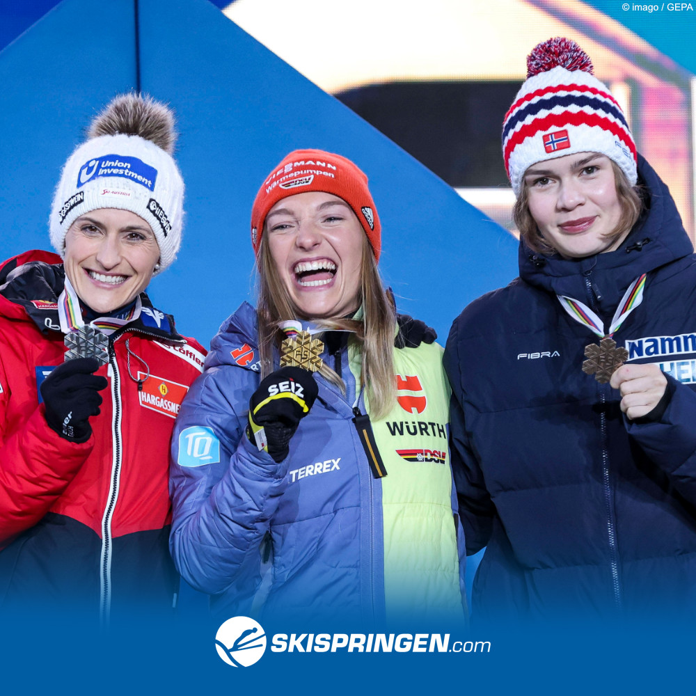 Skijumping's tweet image. #RT @Skispringen: Da ist das Ding! 🥇 Katharina #Althaus 🇩🇪 ist Weltmeisterin - und hat heute nach ihrem sensationellen Triumph in #Planica2023 ihre Goldmedaille überreicht bekommen. Silber 🥈 geht an Eva #Pinkelnig 🇦🇹, Bronze 🥉 an Anna Odine #Stroem 🇳…