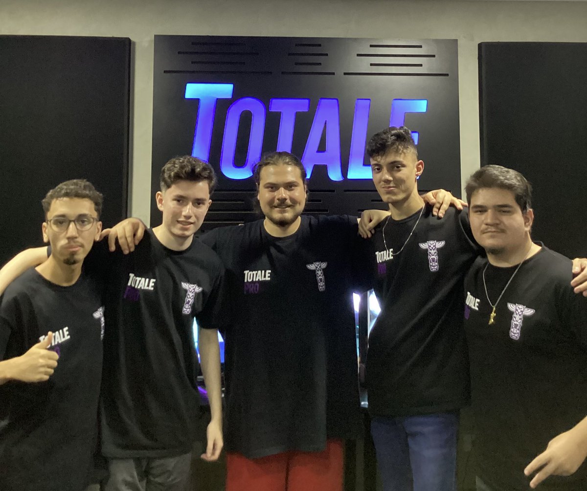 TOTALEggwp's tweet image. [CLOSED SÉRIE A - Dia 2]
VAI VALER!

Pela primeira MD3 da noite, iremos enfrentar a equipe da #mixx valendo a permanência no campeonato!

Manda sua torcida aí pra empurrar esses moleques pra vitória!
@ginilsonfps @nandinh0fps @nickszxz @LovXvlr @vit9ine

#TotalePRO #GOTOTALE