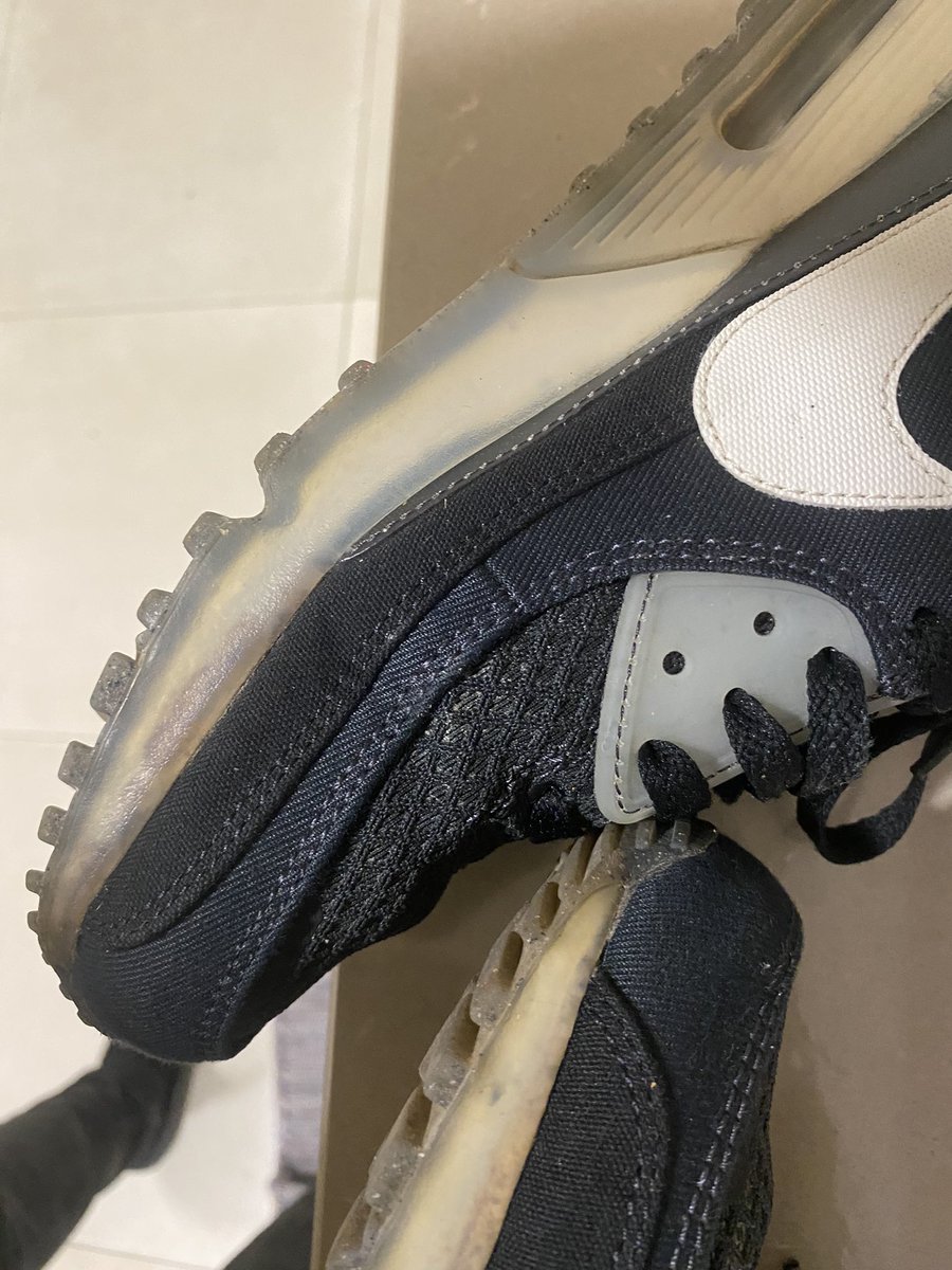 baluca79's tweet photo. #nikeespaña  mucho producto totalmente reciclado, seis meses y se me han despegado la punta y lo peor de todo es que me estoy viendo negro para descambiarlas vergüenza 
 #nikeair https://t.co/sHVPWDzQgb