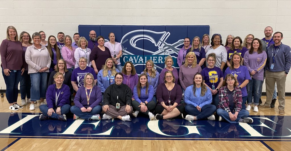 Siegel Middle wore purple today in support of Janae! #playfornae <a href="/SmyrnaBulldog/">Smyrna Bulldog</a>