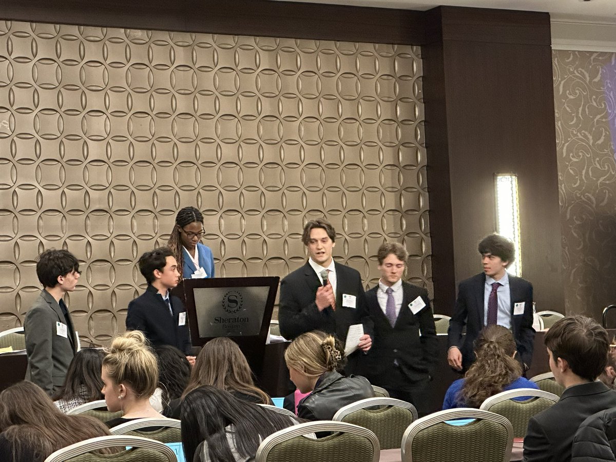 MrHill22's tweet photo. Jake Houston and Clay Pinnick representing @GrizzlyCubsFB at Harvard Model Congress in Boston. 

Both are on the House Foreign Affairs Committee and here they are introducing a bill combatting corruption in Nigeria! https://t.co/bzY4oqpzDs