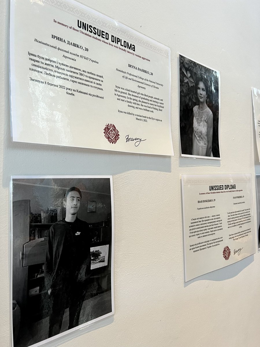 Ett år siden siden Russlands ulovlige og brutale angrep på #Ukraina startet. Takk til <a href="/UiB/">Universitetet i Bergen</a> som brukte dagen til å sette fokus på krigsforbrytelsene og menneskerettighetsbruddene, men og på ukrainernes modige kamp for frihet og demokrati #SlavaUkraini