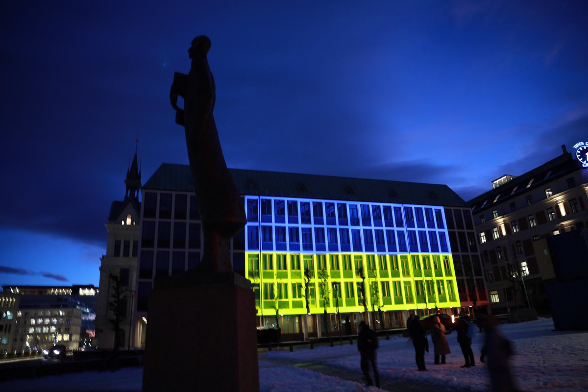 Tonight we are lighting up 🇳🇴MFA in blue and yellow - in support of Ukraine. 

We#StandWithUkraine