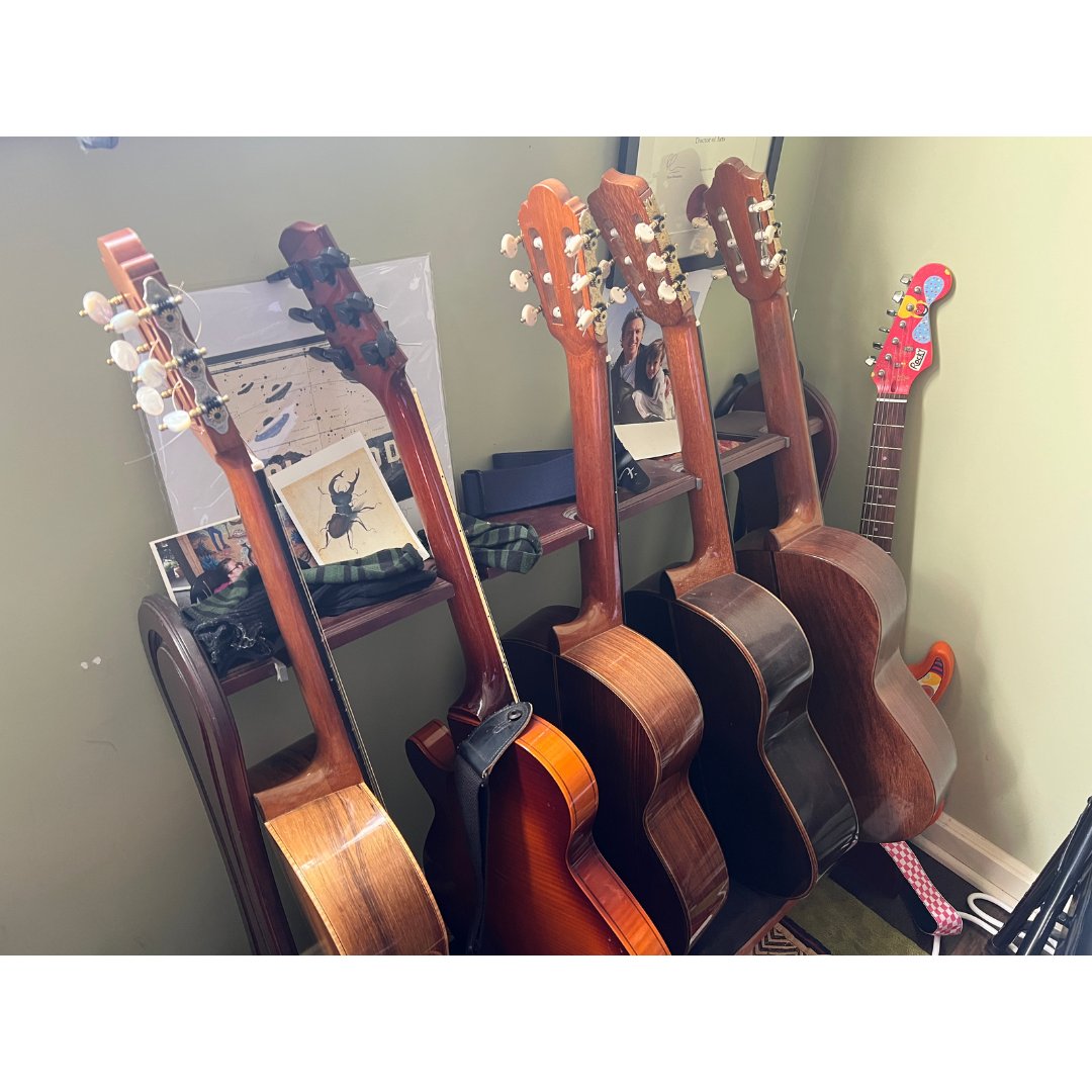 asummersmusic's tweet photo. One of these should work…

#AndySummers #MessageFromAndy https://t.co/rDMgTJnysJ