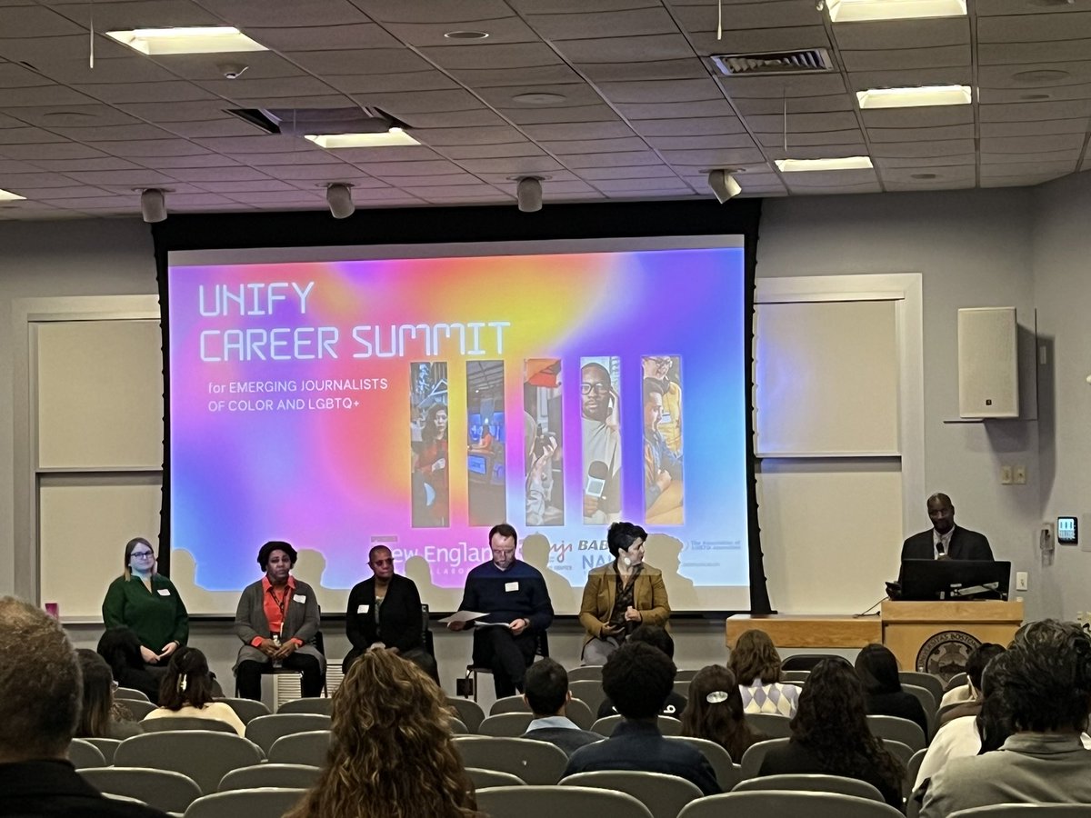 CrystalHaynesTV's tweet image. Emerging journos in the house! 
@NAHJNewEngland @BostonNABJ 
#unitysummit