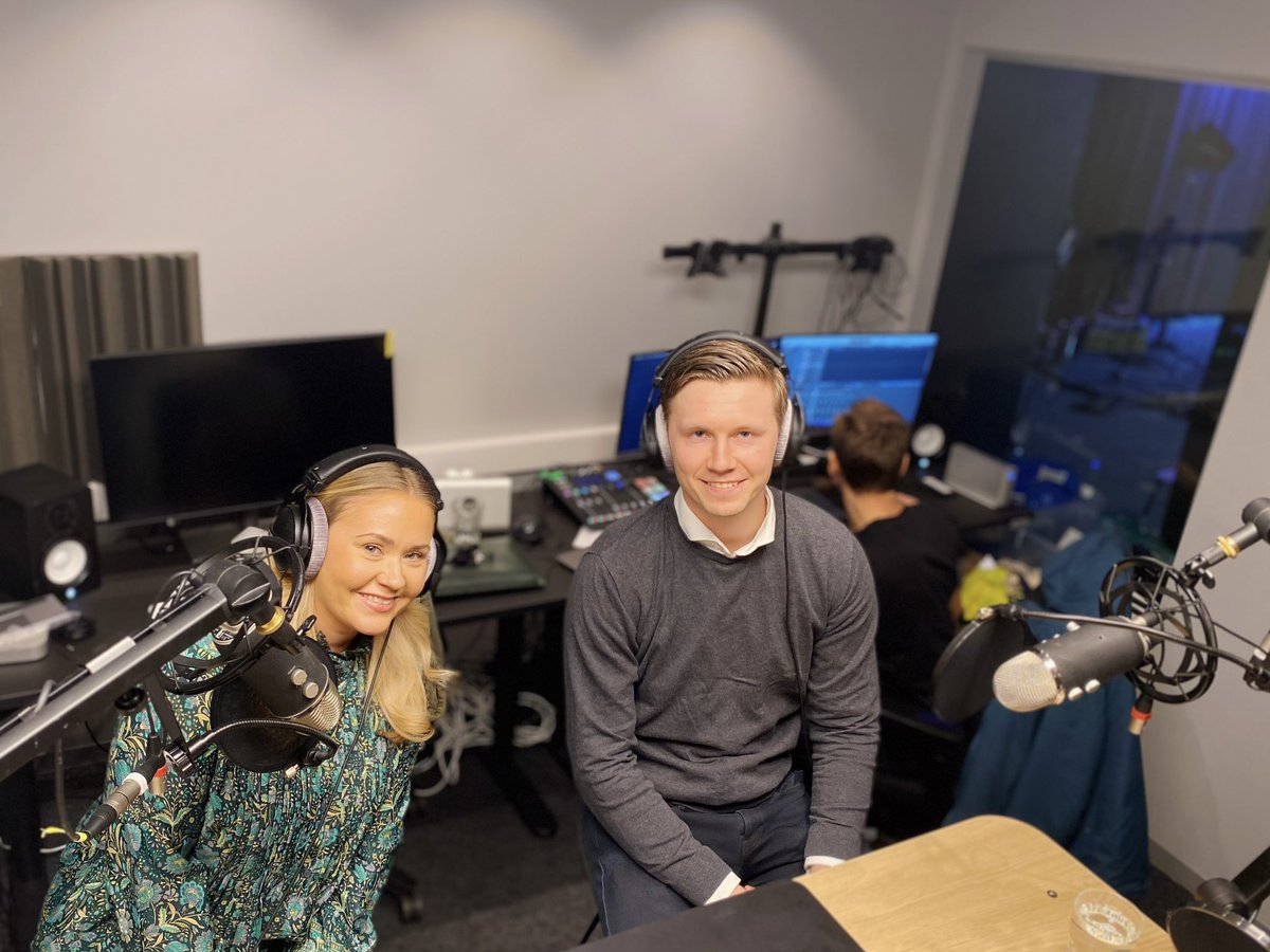 Martine Stolt-Nielsen (@martinestolt) on Twitter photo Kult å bli utfordret av podkastkongen <a href="/TTmmernes/">Thomas Tømmernes</a> til å komme seg langt ut av komfortsonen og gjeste <a href="/AteaNorge/">Atea Norge</a> sin podkast Før Alarmen Går🙏🏼 #skummelt #gøy
<a href="/AKlemetsdal/">Anders Klemetsdal</a> <a href="/SvensliAne/">Ane Svensli</a> <a href="/AudunRisberg/">Audun Risberg</a> @ThomasLudvik <a href="/hofflard/">Håvard Søberg</a> Kult å bli utfordret av podkastkongen <a href="/TTmmernes/">Thomas Tømmernes</a> til å komme seg langt ut av komfortsonen og gjeste <a href="/AteaNorge/">Atea Norge</a> sin podkast Før Alarmen Går🙏🏼 #skummelt #gøy
<a href="/AKlemetsdal/">Anders Klemetsdal</a> <a href="/SvensliAne/">Ane Svensli</a> <a href="/AudunRisberg/">Audun Risberg</a> @ThomasLudvik <a href="/hofflard/">Håvard Søberg</a>