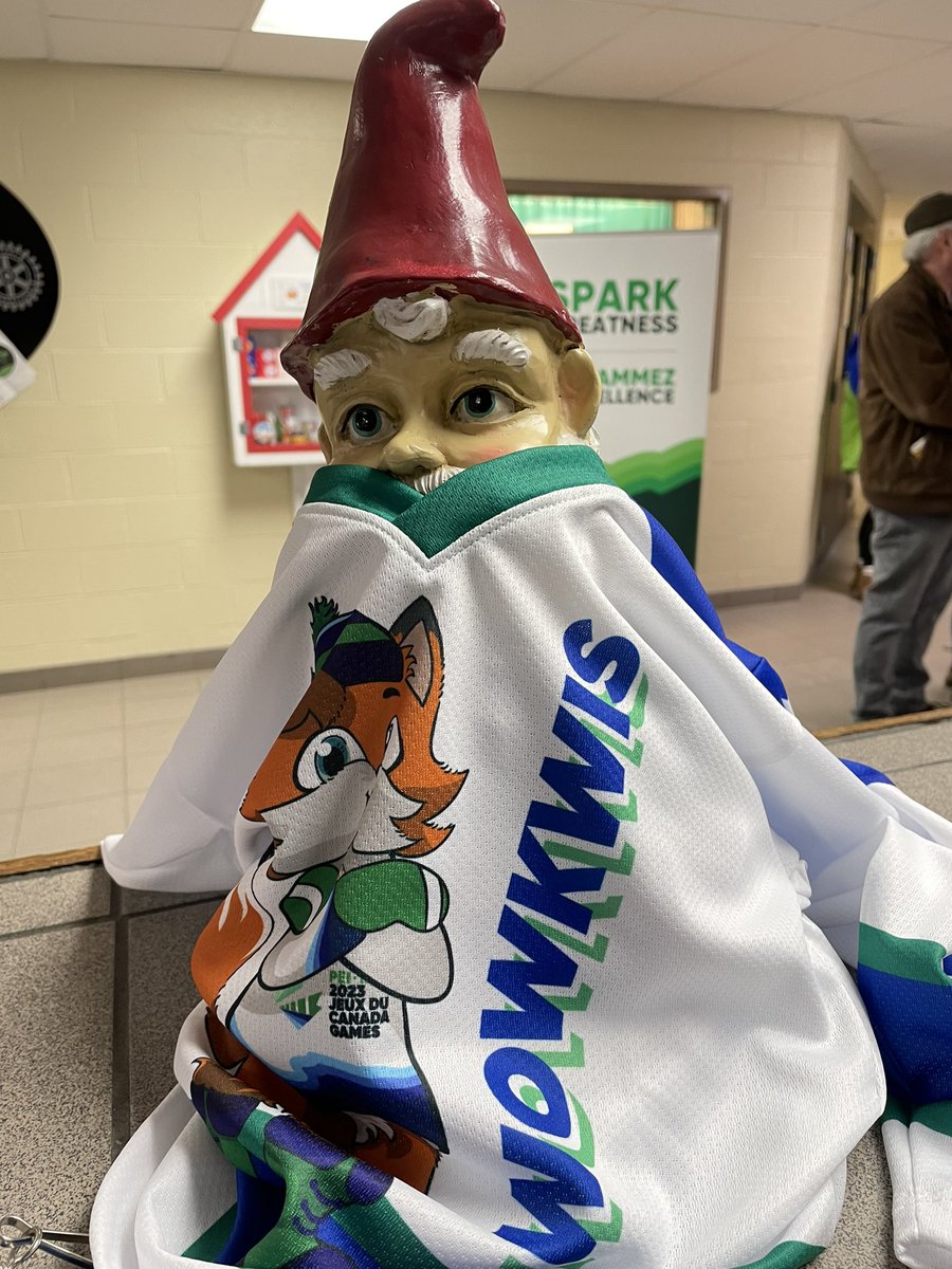 SWAG TIME: It may be a little big for this @team_equipenb unofficial mascot but lovin’ this swag with Wowkwis, <a href="/2023CanadaGames/">2023 Jeux du Canada Games</a> mascot #lifeofagnome #SportNB #PEI #CanadaGames #TeamEquipeNB
