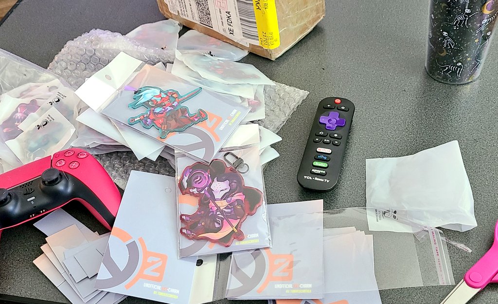 TanukisCanDraw's tweet photo. #ramattra keycharms and extra #genji came in! Packaging in progress and all shall be shipped next week 🙌 
.
.
#OW2 #Overwatch2 https://t.co/E5Qx8bbU7e